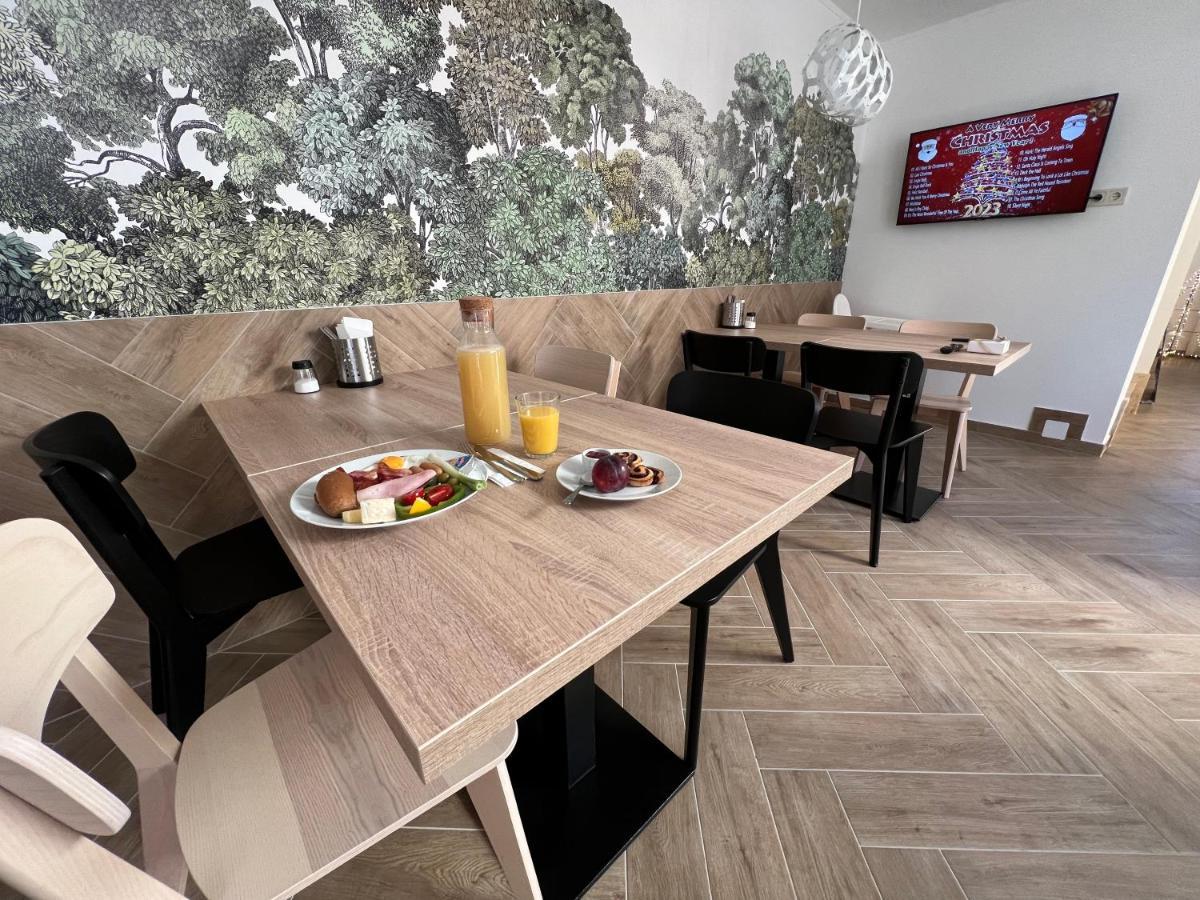 H11 Rooms Esztergom Eksteriør billede