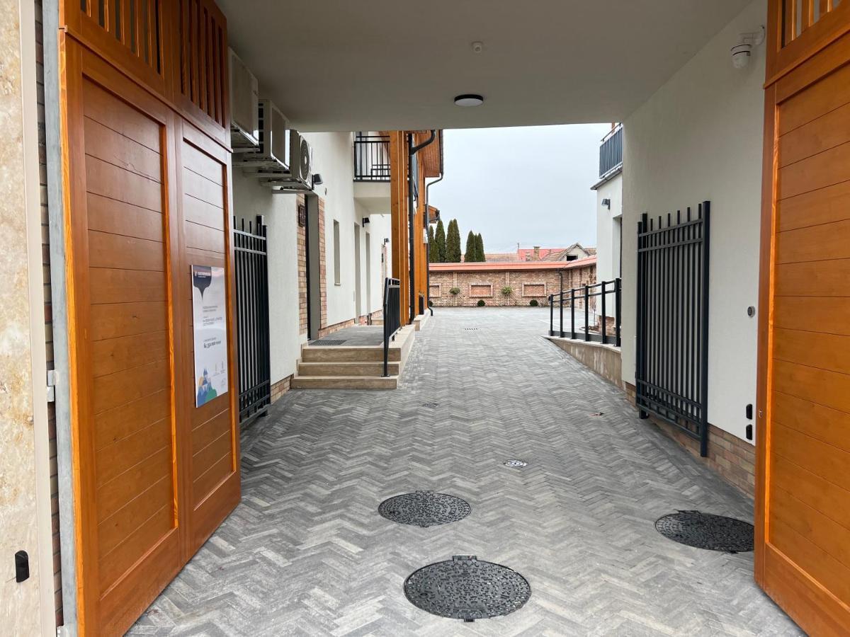H11 Rooms Esztergom Eksteriør billede